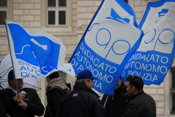 131119-Manifestazione Piazza Unita (11)